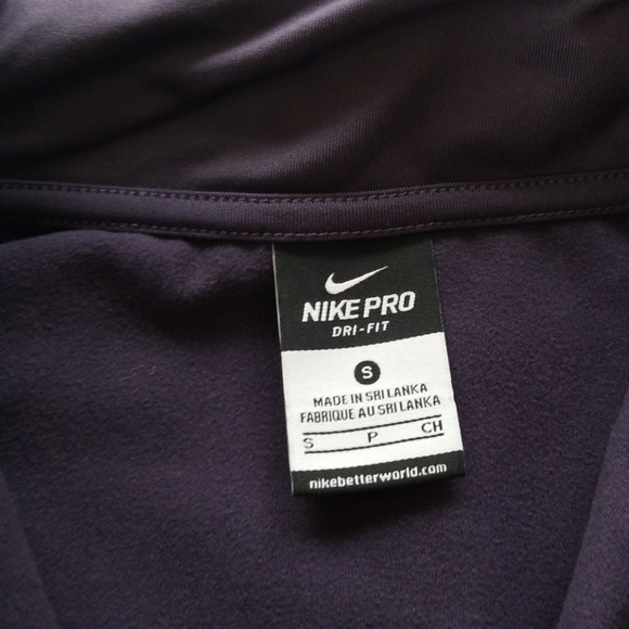 Nike long sleeved workout shirt - Picture 2 of 3